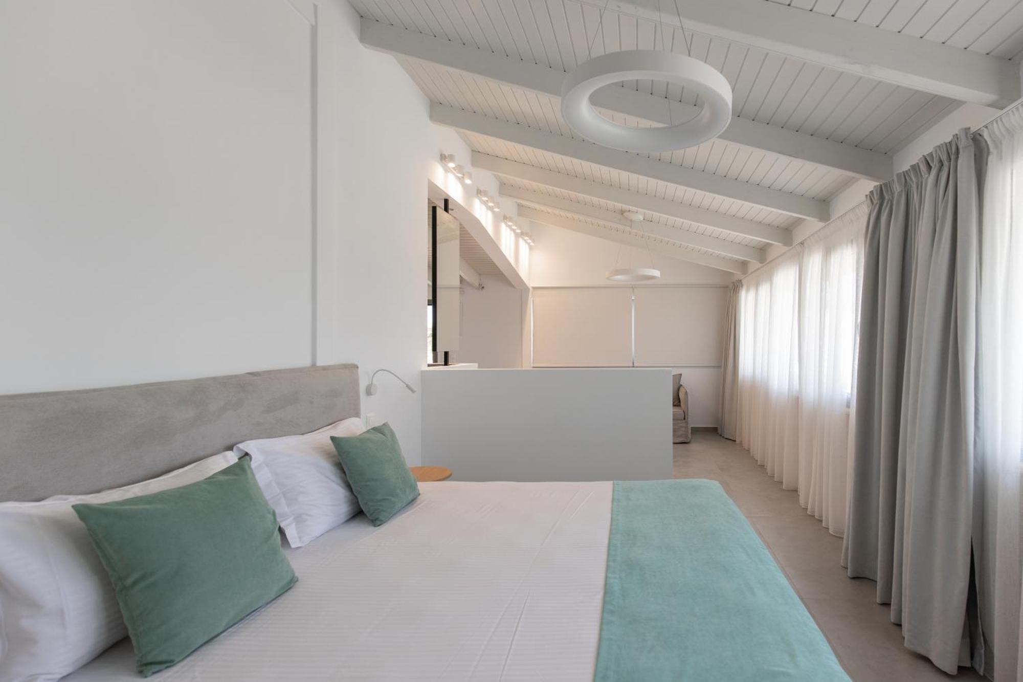 Marble Luxury Suites Karteros Exterior photo